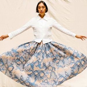 NIKKI CHASIN SET / skirt & off shoulder top